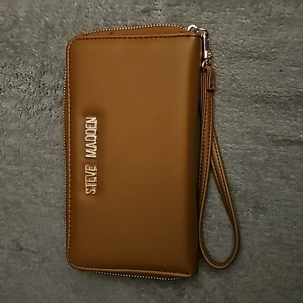 Steve Madden Women's Tan and Gold Wallet-purses-never used